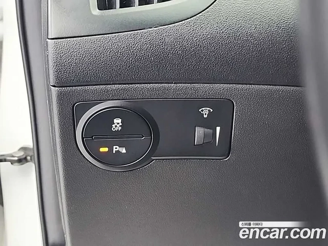 Hyundai Genesis 3.8 - автомобили, коли, обяви за нови и употребявани 4
