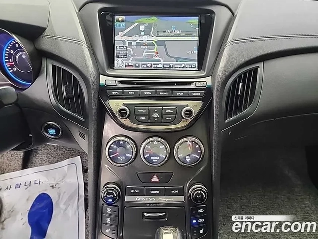 Hyundai Genesis 3.8 - автомобили, коли, обяви за нови и употребявани 6