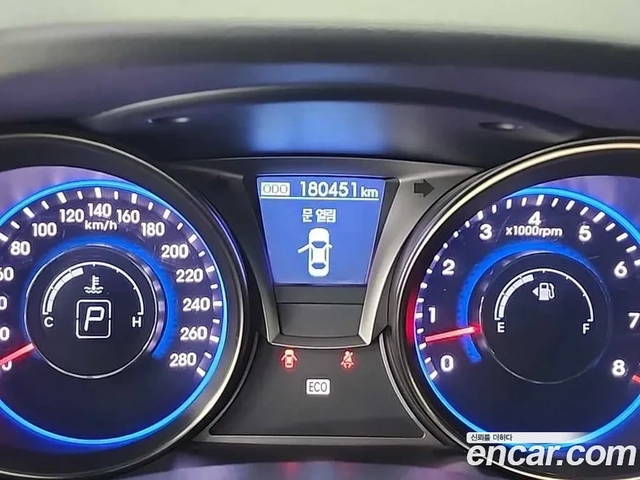 Hyundai Genesis 3.8 - автомобили, коли, обяви за нови и употребявани 7