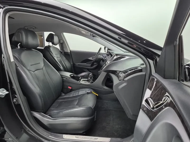 Hyundai Grandeur Hg300 Premium - автомобили, коли, обяви за нови и употребявани 9