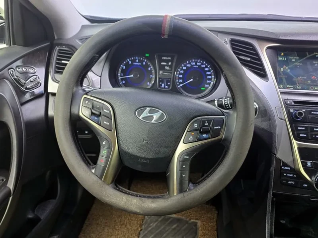 Hyundai Grandeur Hg300 Premium - автомобили, коли, обяви за нови и употребявани 13