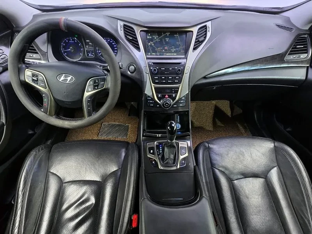 Hyundai Grandeur Hg300 Premium - автомобили, коли, обяви за нови и употребявани 6