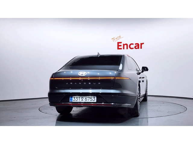 Hyundai Grandeur 2024* CALIGRAPHY* 4X4* МАСАЖ* ОБДУХ* 360* DIS* - автомобили, коли, обяви за нови и употребявани 2