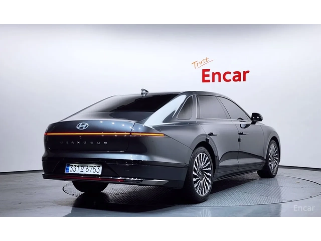 Hyundai Grandeur 2024* CALIGRAPHY* 4X4* МАСАЖ* ОБДУХ* 360* DIS* - автомобили, коли, обяви за нови и употребявани 3