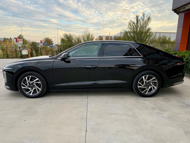 Hyundai Grandeur GN7 - автомобили, коли, обяви за нови и употребявани 7