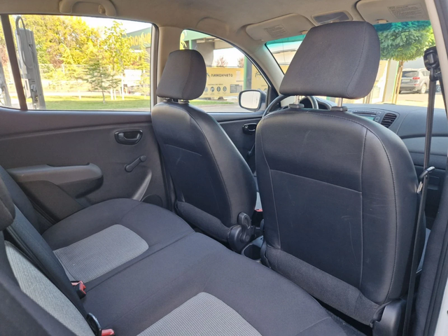 Hyundai I10 1.1 / четири цилиндъра - автомобили, коли, обяви за нови и употребявани 11