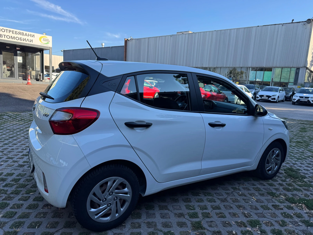 Hyundai I10 1.0 - автомобили, коли, обяви за нови и употребявани 3