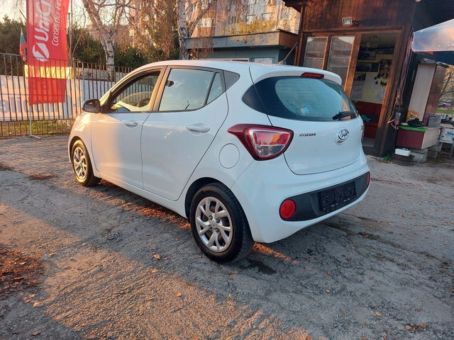 Hyundai I10 1.0i - автомобили, коли, обяви за нови и употребявани 2