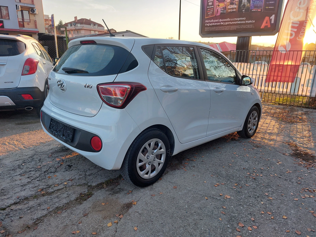 Hyundai I10 1.0i - автомобили, коли, обяви за нови и употребявани 4