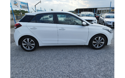 Hyundai I20 1.2 ГАЗ-БЕНЗИН - автомобили, коли, обяви за нови и употребявани 8