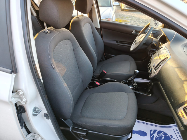 Hyundai i20 1.25Iㅤ ㅤ ㅤ ㅤ - автомобили, коли, обяви за нови и употребявани 9