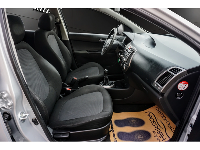 Hyundai I20 1.2i CLASSIC - автомобили, коли, обяви за нови и употребявани 11