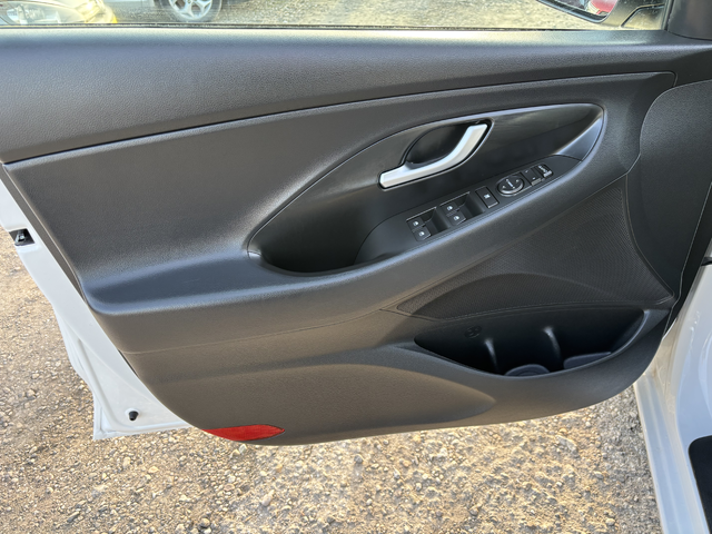 Hyundai I30 1.4 i - автомобили, коли, обяви за нови и употребявани 5