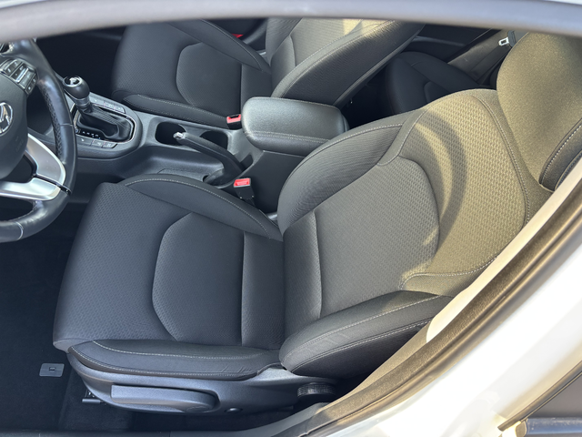 Hyundai I30 1.4 i - автомобили, коли, обяви за нови и употребявани 7