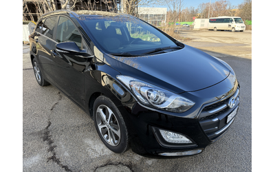hyundai-i30-1-6-crdi-automatic - 1