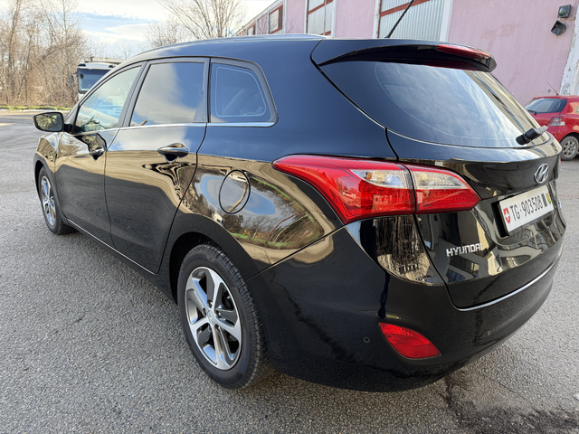 Hyundai I30 1.6 CRDi AUTOMATIC - автомобили, коли, обяви за нови и употребявани 4