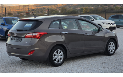 hyundai-i30-1-6-germany - 3