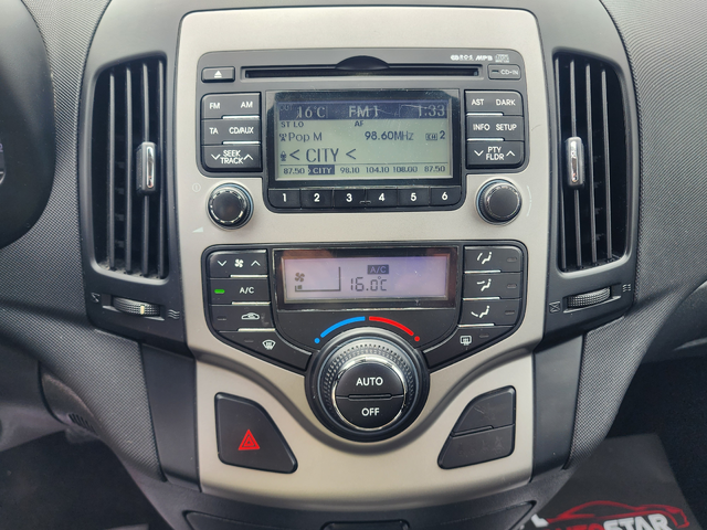 Hyundai I30 1.6CRDI - автомобили, коли, обяви за нови и употребявани 8