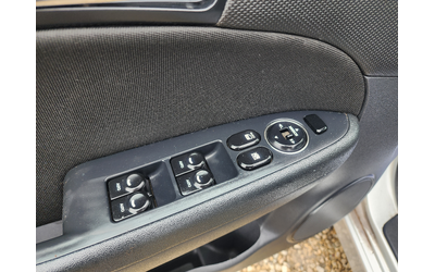 Hyundai I30 1.6CRDI - автомобили, коли, обяви за нови и употребявани 9