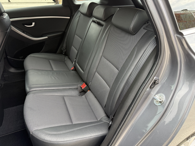 Hyundai I30 1.6i - автомобили, коли, обяви за нови и употребявани 10