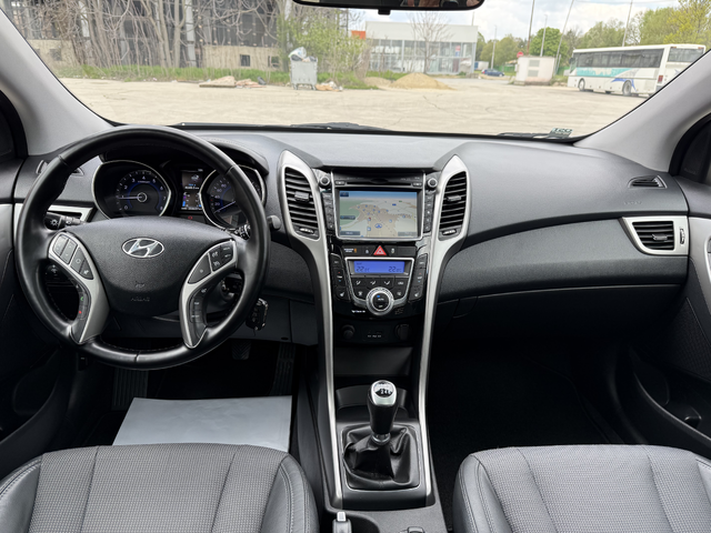 Hyundai I30 1.6i - автомобили, коли, обяви за нови и употребявани 7