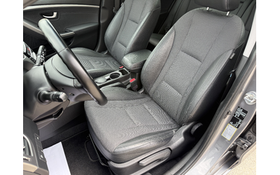 Hyundai I30 1.6i - автомобили, коли, обяви за нови и употребявани 8