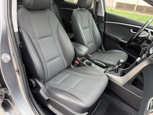 Hyundai I30 1.6i - автомобили, коли, обяви за нови и употребявани 9