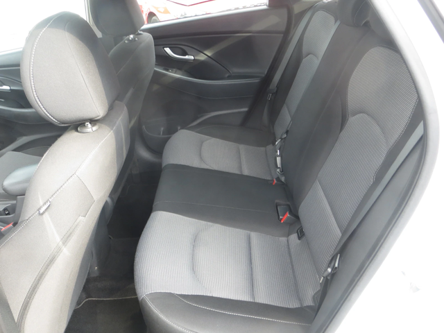 Hyundai I30 1, 6 CRDI euro 6b - автомобили, коли, обяви за нови и употребявани 11