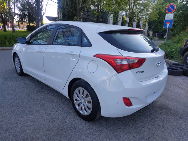 Hyundai I30 1, 6CRDI 110ps - автомобили, коли, обяви за нови и употребявани 4