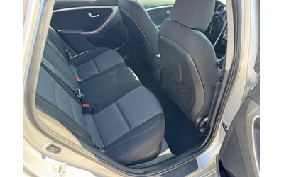 Hyundai I30 1.6CRDI-6ск - автомобили, коли, обяви за нови и употребявани 10