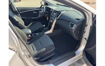 Hyundai I30 1.6CRDI-6ск - автомобили, коли, обяви за нови и употребявани 11