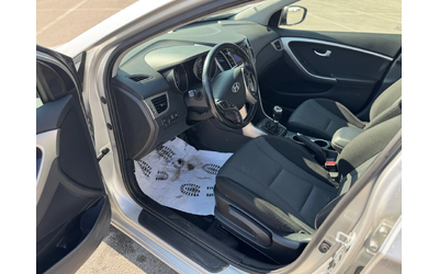 Hyundai I30 1.6CRDI-6ск - автомобили, коли, обяви за нови и употребявани 13
