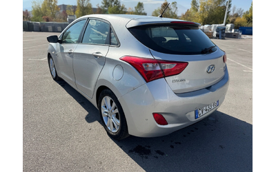 Hyundai I30 1.6CRDI-6ск - автомобили, коли, обяви за нови и употребявани 15