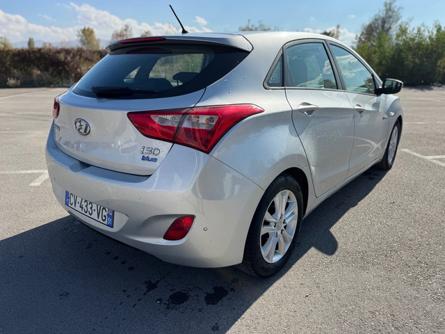 Hyundai I30 1.6CRDI-6ск - автомобили, коли, обяви за нови и употребявани 5