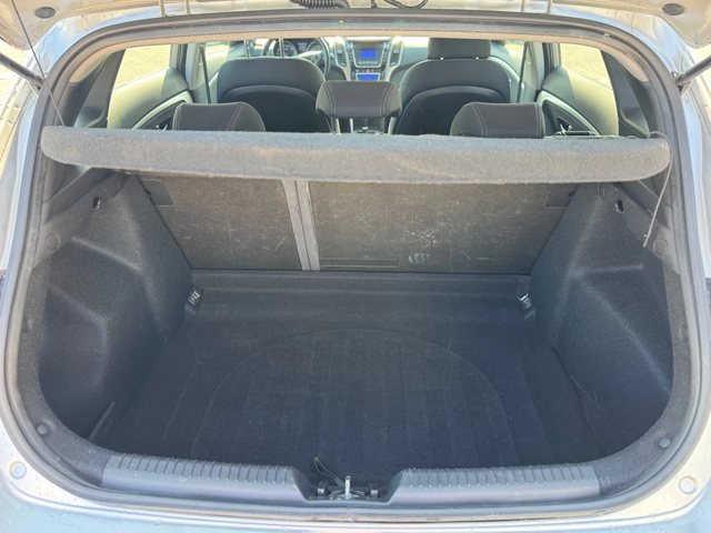 Hyundai I30 1.6CRDI-6ск - автомобили, коли, обяви за нови и употребявани 9