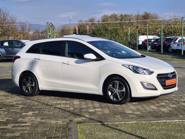 Hyundai I30 1.6 диз 110к.с. - автомобили, коли, обяви за нови и употребявани 5