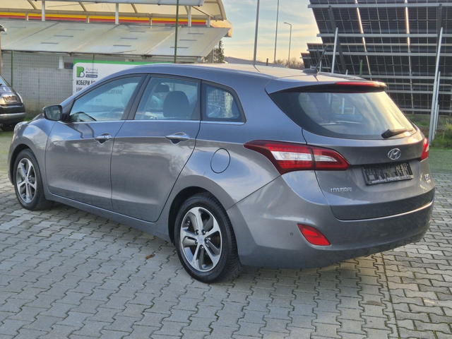 Hyundai I30 1.6диз 110к.с. Автомат - автомобили, коли, обяви за нови и употребявани 9