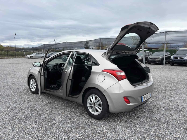 Hyundai I30 1.6 , Euro 6, Нов Внос - автомобили, коли, обяви за нови и употребявани 6