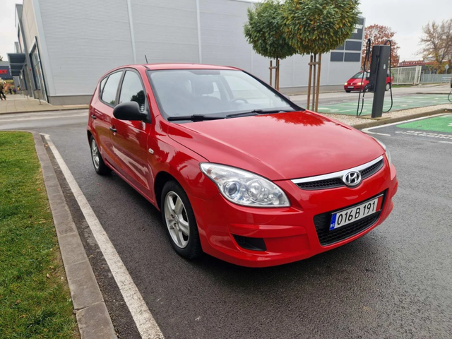 Hyundai I30 1.6 / 90 к.с - автомобили, коли, обяви за нови и употребявани 0