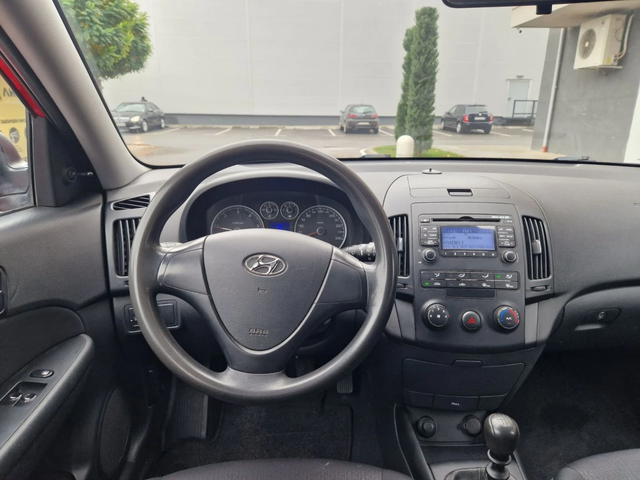 Hyundai I30 1.6 / 90 к.с - автомобили, коли, обяви за нови и употребявани 12