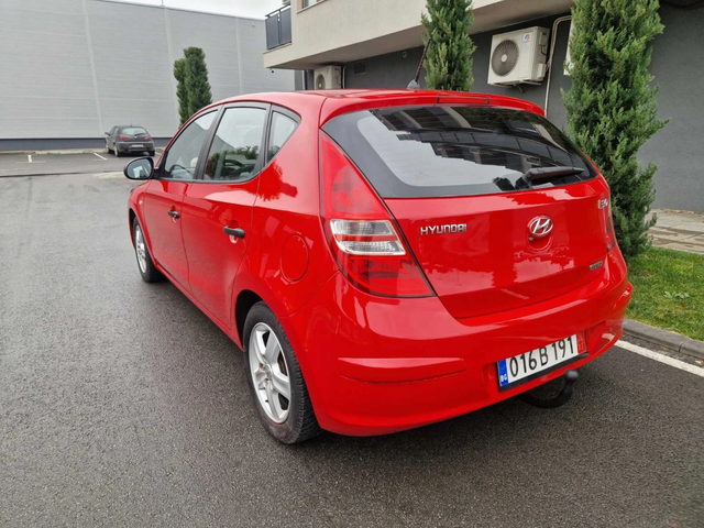 Hyundai I30 1.6 / 90 к.с - автомобили, коли, обяви за нови и употребявани 4