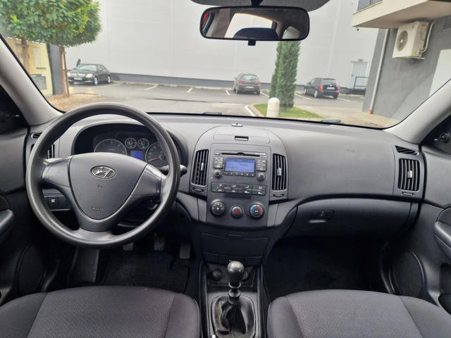 Hyundai I30 1.6 / 90 к.с - автомобили, коли, обяви за нови и употребявани 8
