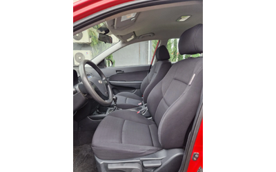 Hyundai I30 1.6 / 90 к.с - автомобили, коли, обяви за нови и употребявани 9