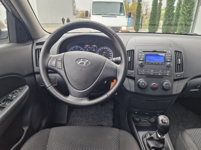 Hyundai I30 1.6 / 90 к.с - автомобили, коли, обяви за нови и употребявани 11