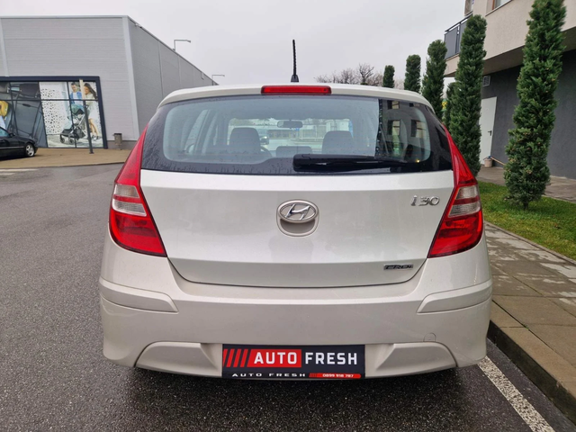 Hyundai I30 1.6 / 90 к.с - автомобили, коли, обяви за нови и употребявани 5