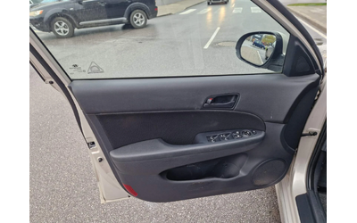 Hyundai I30 1.6 / 90 к.с - автомобили, коли, обяви за нови и употребявани 7