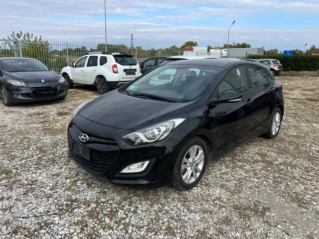 Hyundai I30 1.6 CRDI - автомобили, коли, обяви за нови и употребявани 0