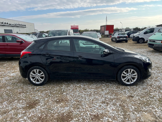 Hyundai I30 1.6 CRDI - автомобили, коли, обяви за нови и употребявани 3