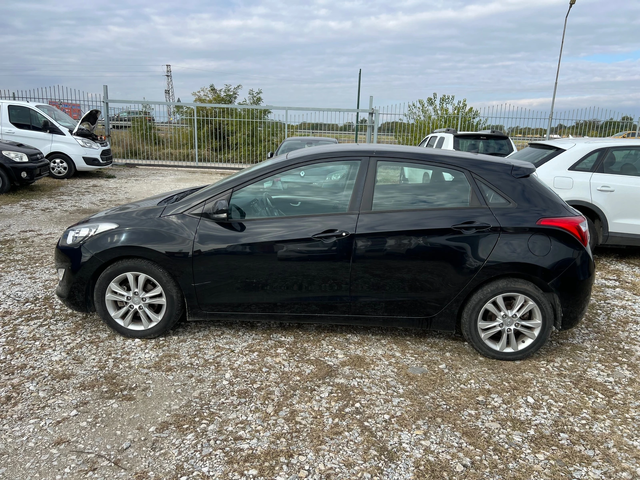 Hyundai I30 1.6 CRDI - автомобили, коли, обяви за нови и употребявани 7