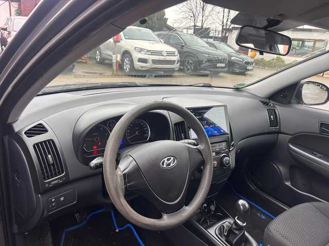 Hyundai I30 1.6CRDI NAVI/KAMERA EURO 4 - автомобили, коли, обяви за нови и употребявани 10